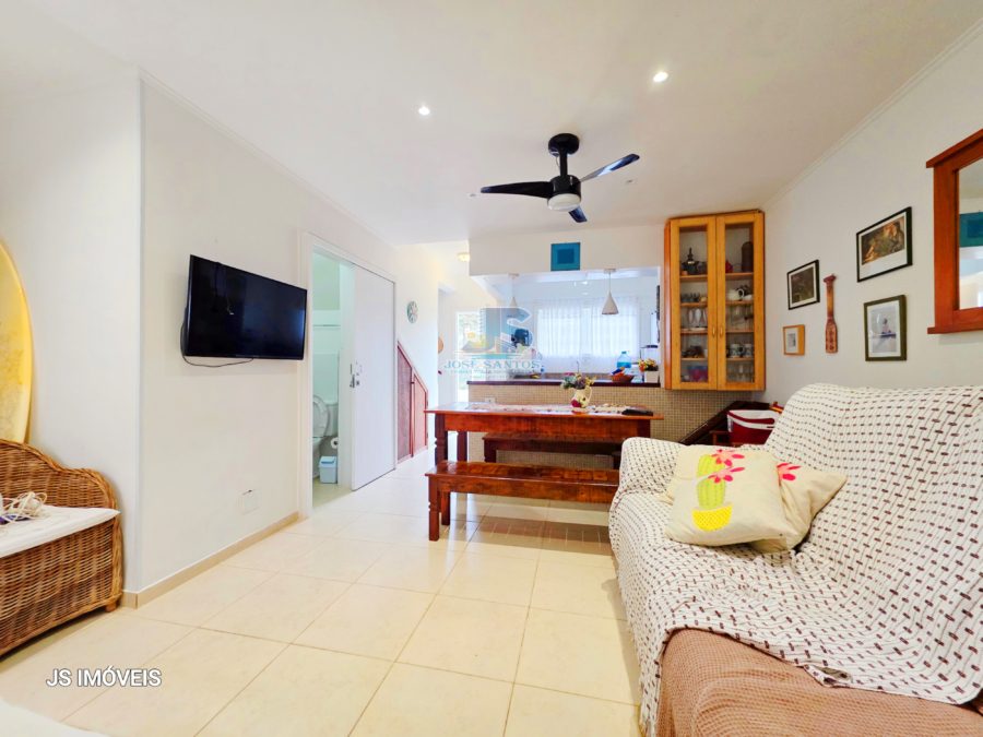 Picsart_25-08-21_21-24-09-928