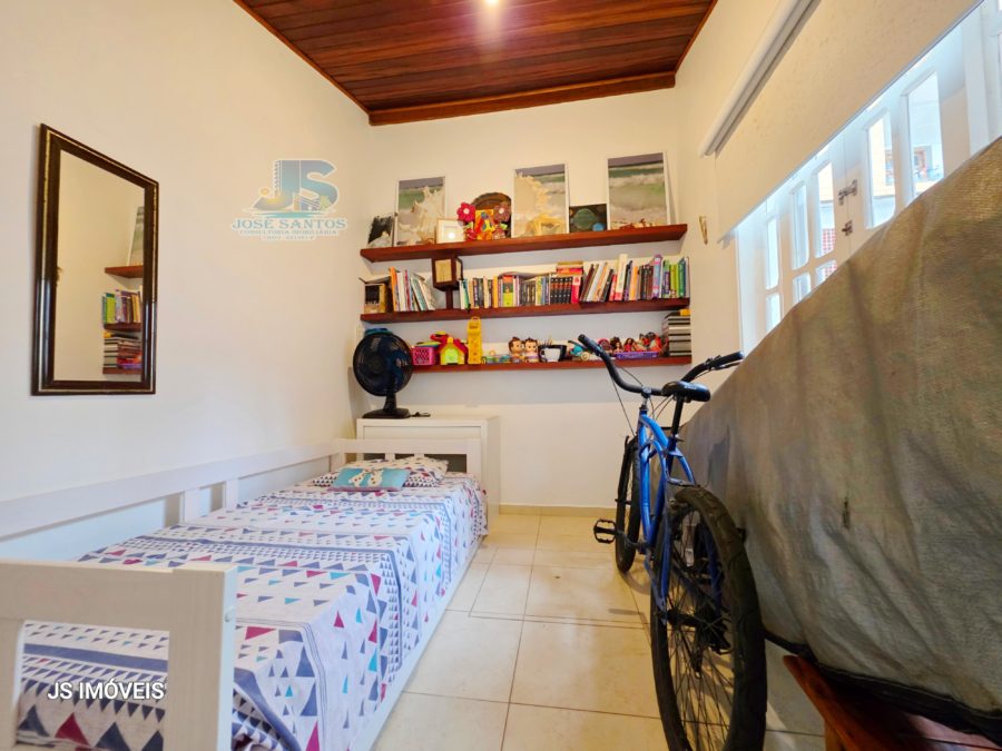 Picsart_25-08-21_21-27-22-406