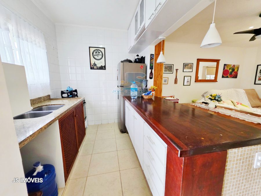 Picsart_25-08-21_21-34-43-519