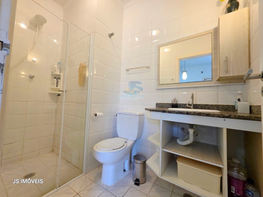 Picsart_25-08-21_21-37-21-713