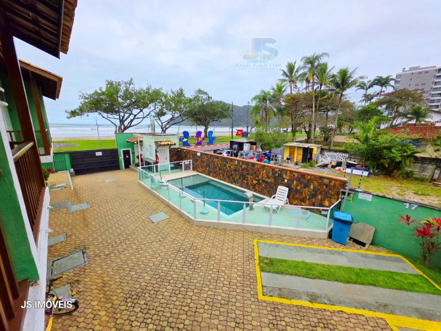 Picsart_25-08-21_21-38-46-100