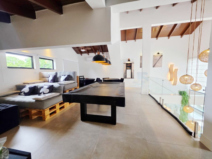 Picsart_26-02-12_02-37-52-402