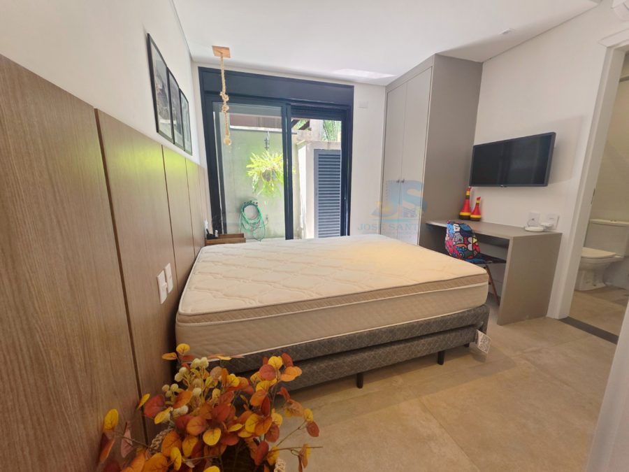 Picsart_26-02-21_23-50-36-436