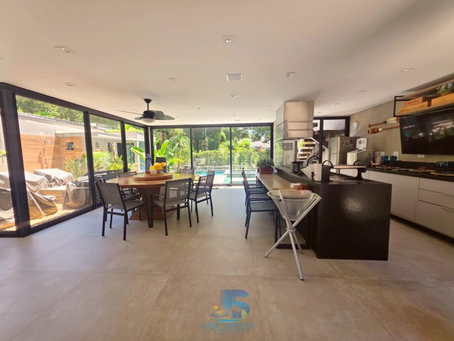 Picsart_26-02-21_23-53-06-078