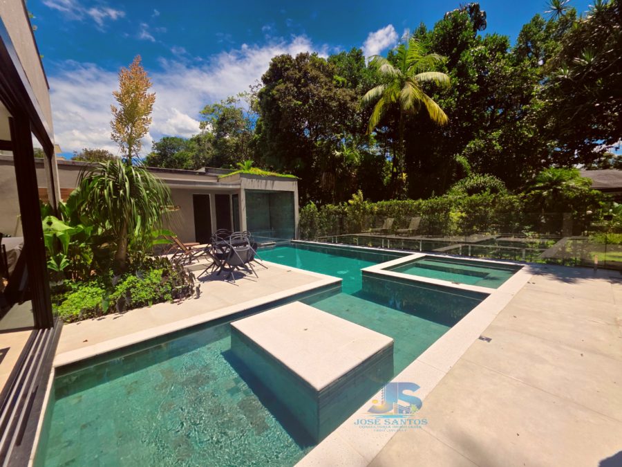 Picsart_26-02-21_23-58-23-336