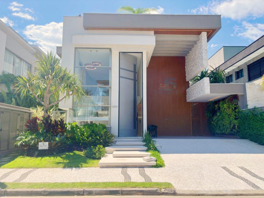 Picsart_26-03-01_17-45-08-157