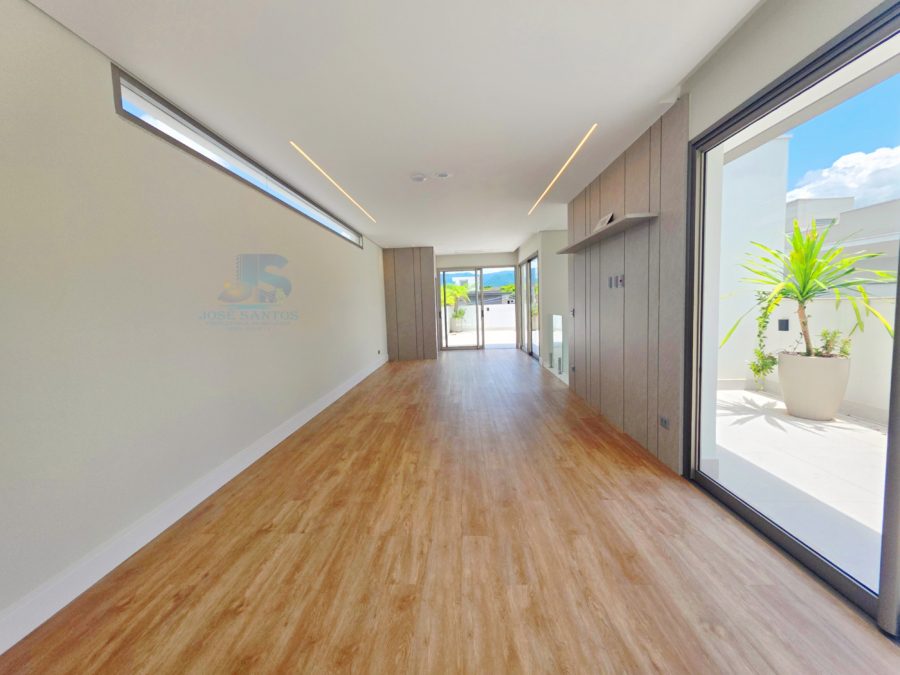 Picsart_26-03-01_17-49-28-407