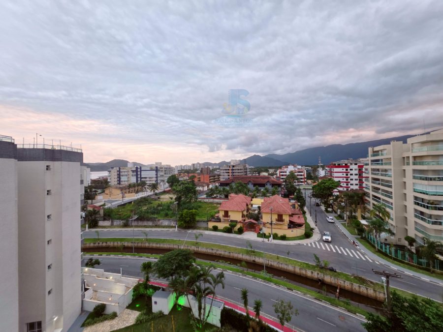 Picsart_26-04-10_20-31-35-691