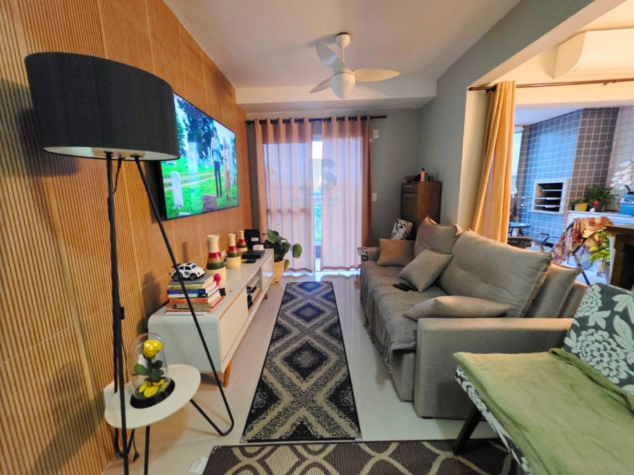 Picsart_26-04-10_20-43-53-502