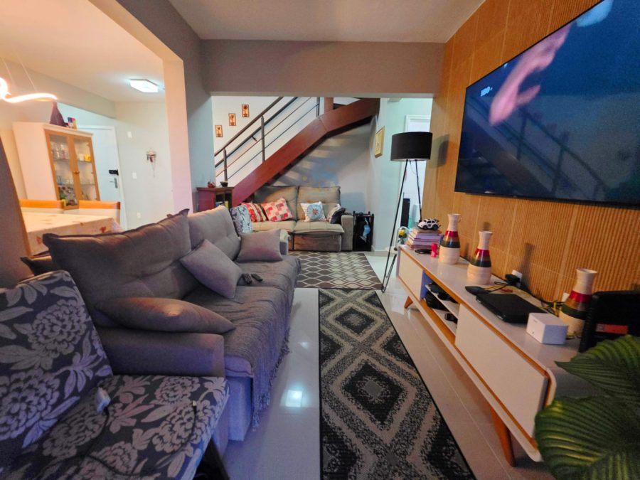 Picsart_26-04-10_20-49-54-933