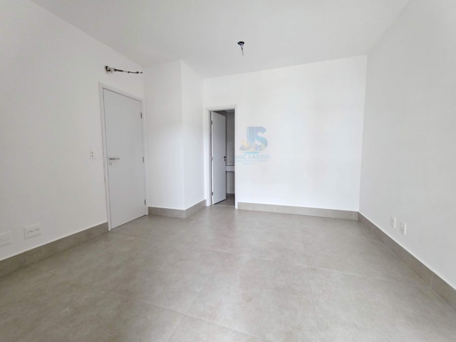 Picsart_26-04-11_13-35-56-636