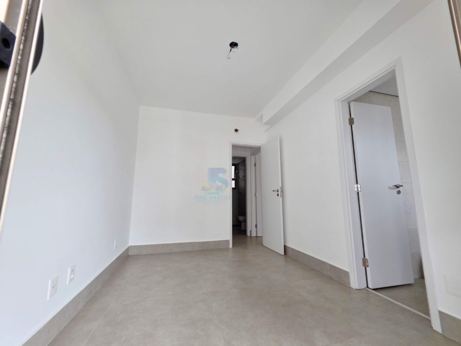 Picsart_26-04-11_13-40-12-991