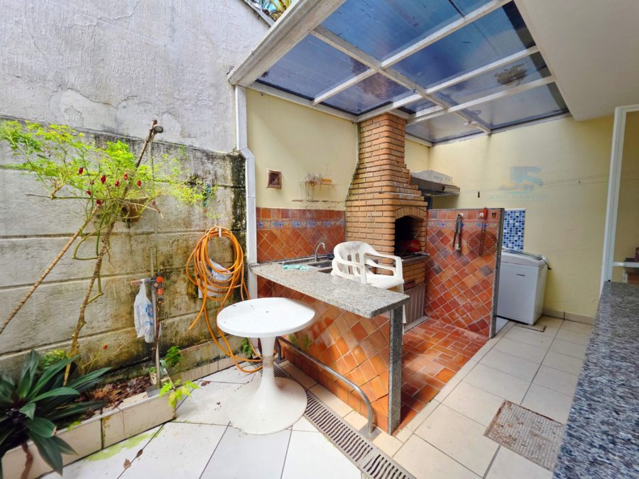 Picsart_26-04-14_17-54-31-174